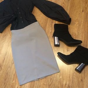 Nude fitted knee-length skirt